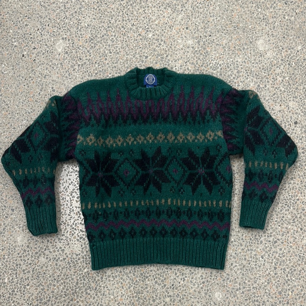 Green Crewneck Sweater with Classic Pattern